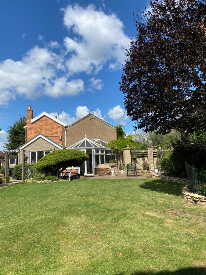 Wisteria Cottage Melksham Luaran gambar